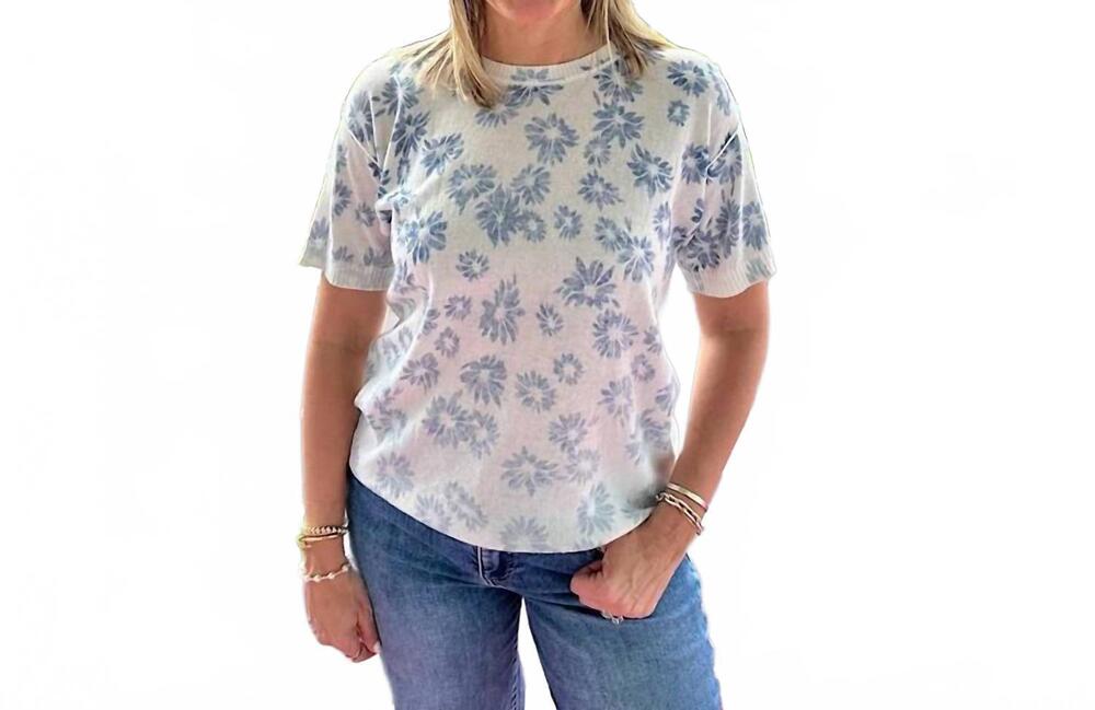NEW CHARLIE B women's reverse print short sleeve crew top in petals